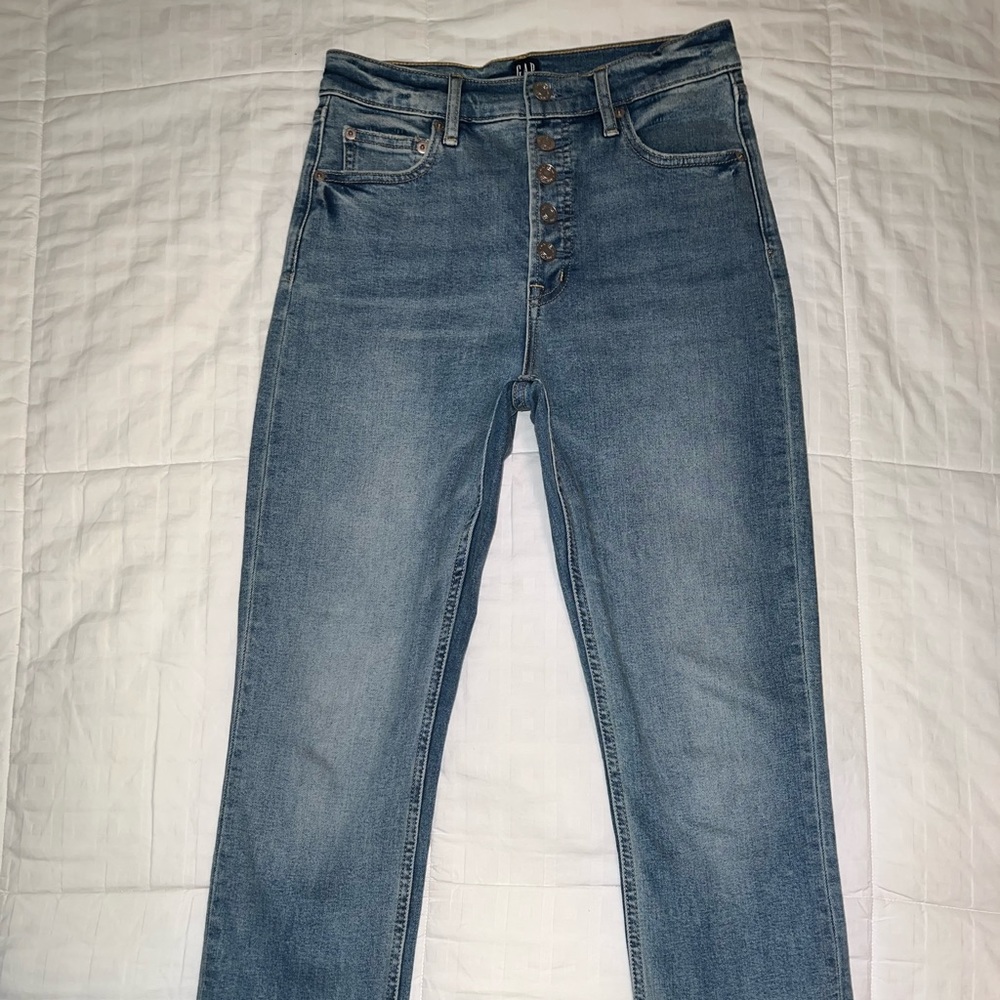 Gap high rise, button fly, ankle jeans.